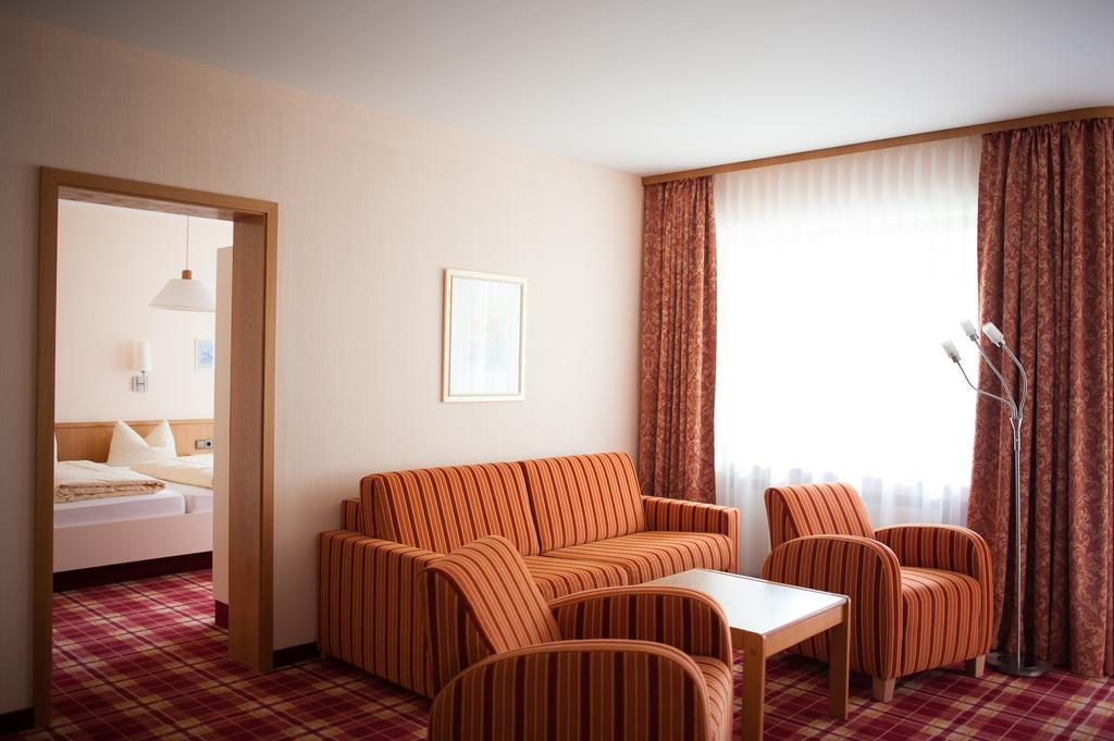 Hotel Berghof วิลลิงเงิน ภายนอก รูปภาพ